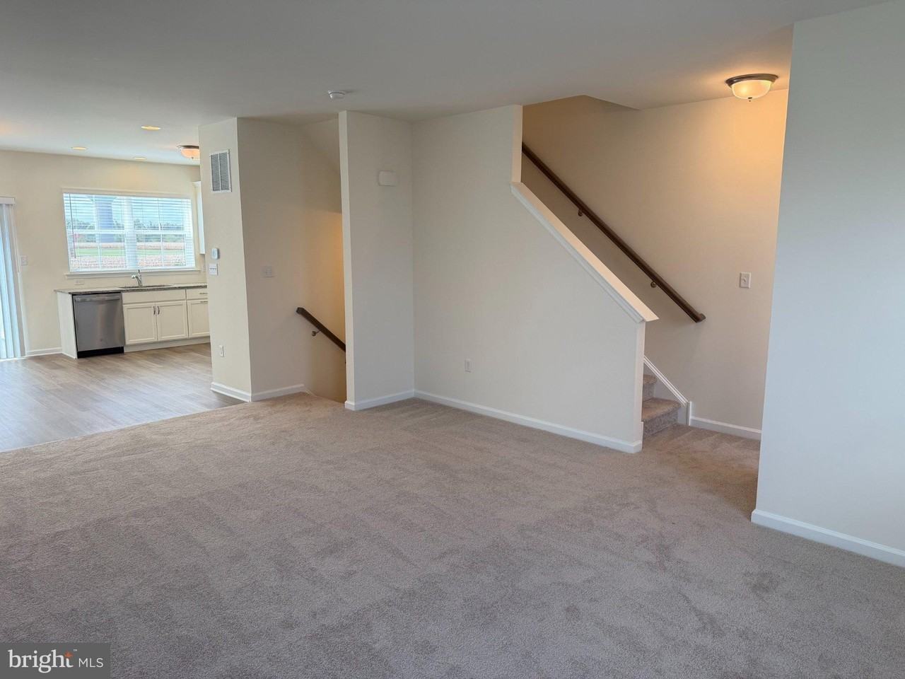 730 Rosler Way - Photo 5 of 20