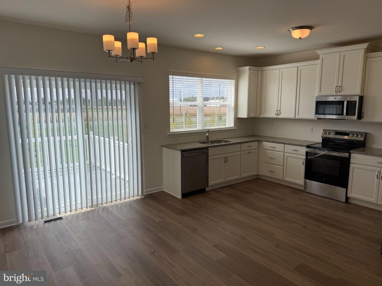 730 Rosler Way - Photo 6 of 20