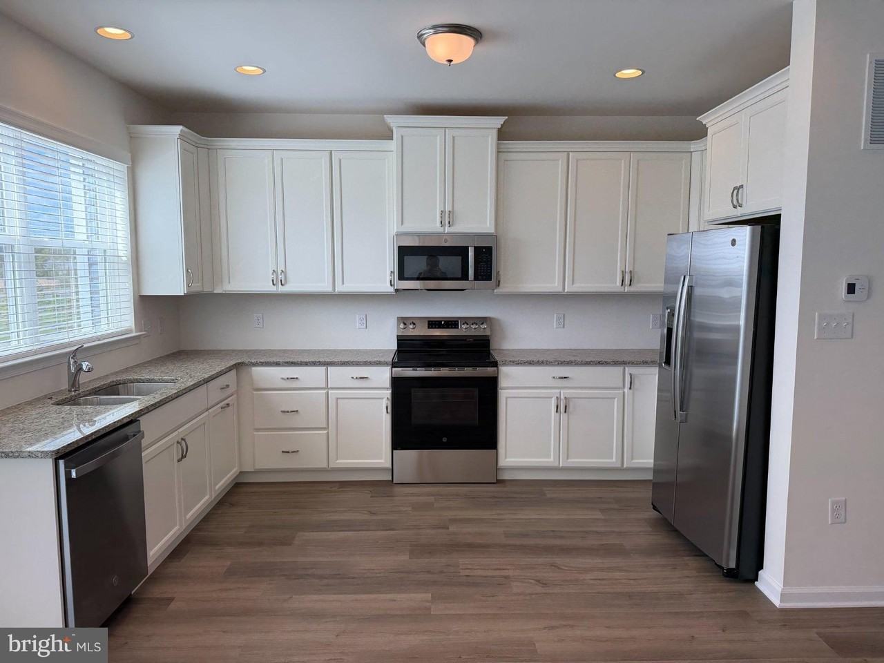 730 Rosler Way - Photo 7 of 20