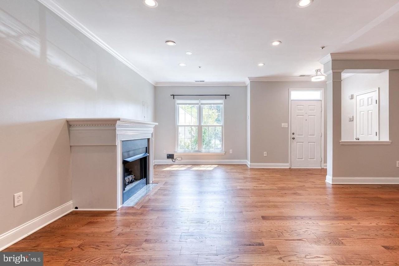 8716 Green Field Ct - Photo 6 of 26