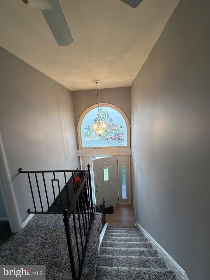 8909 Meadow Heights Rd - Photo 3 of 17