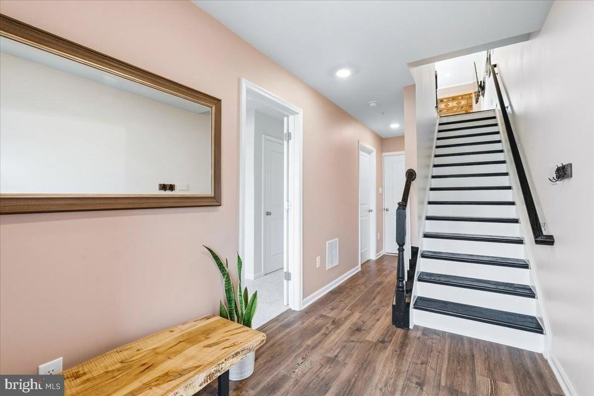 415 Union St - Photo 3 of 39