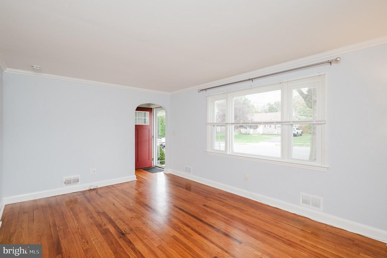 109 S Atwood Rd - Photo 6 of 50