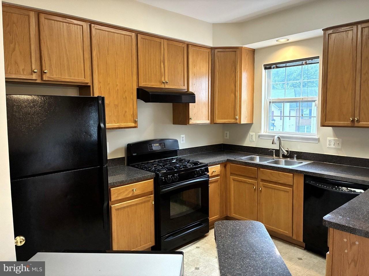 25372 Damascus Park Ter - Photo 7 of 28