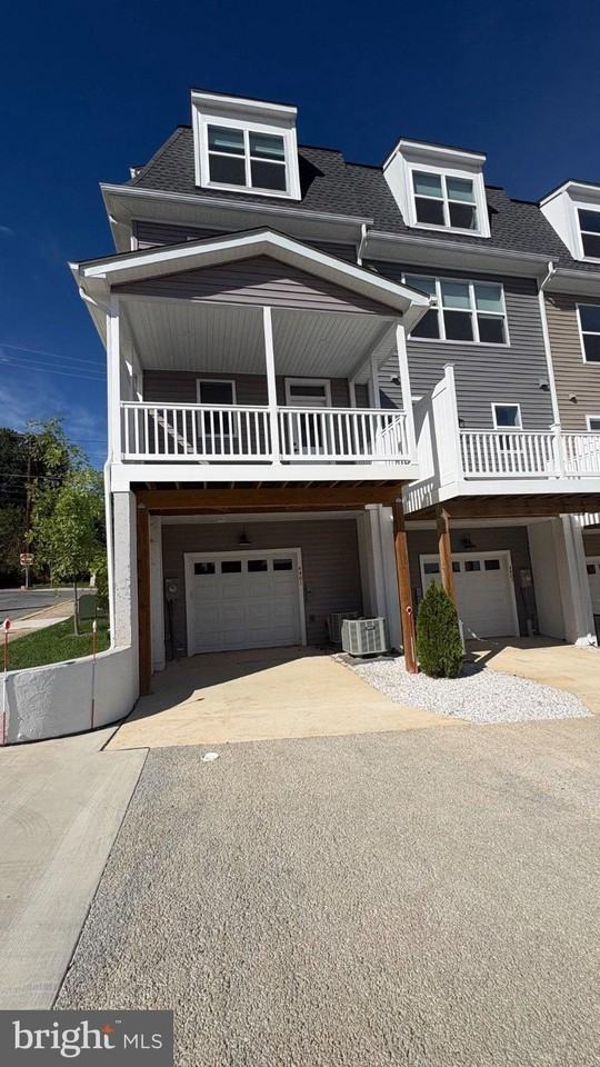 4401 Oglethorpe St - Photo 4 of 19