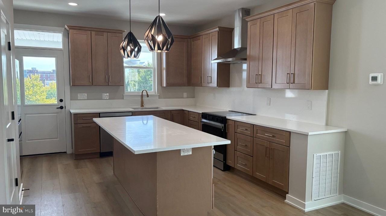 4401 Oglethorpe St - Photo 5 of 19