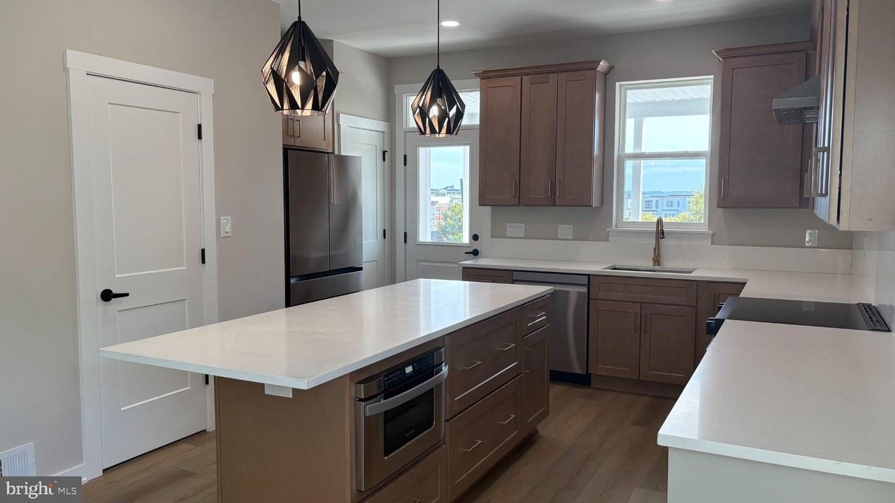 4401 Oglethorpe St - Photo 6 of 19