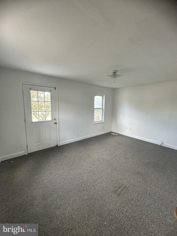 95 Fairton Millville Rd - Photo 4 of 8