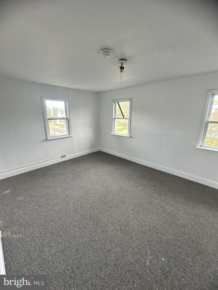 95 Fairton Millville Rd - Photo 6 of 8