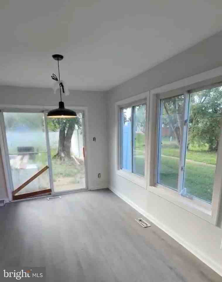 24 Medford Ct - Photo 2 of 6
