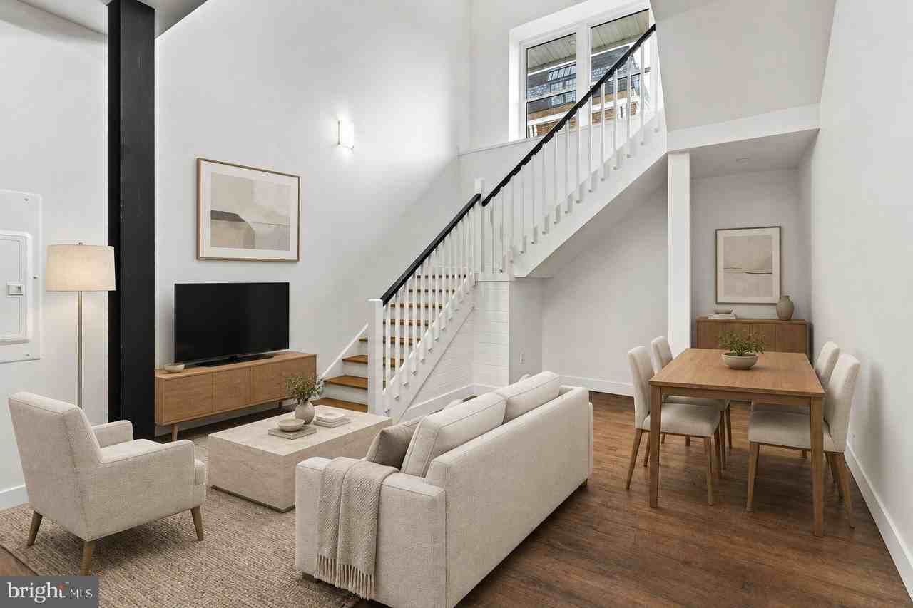 123 Main St #6