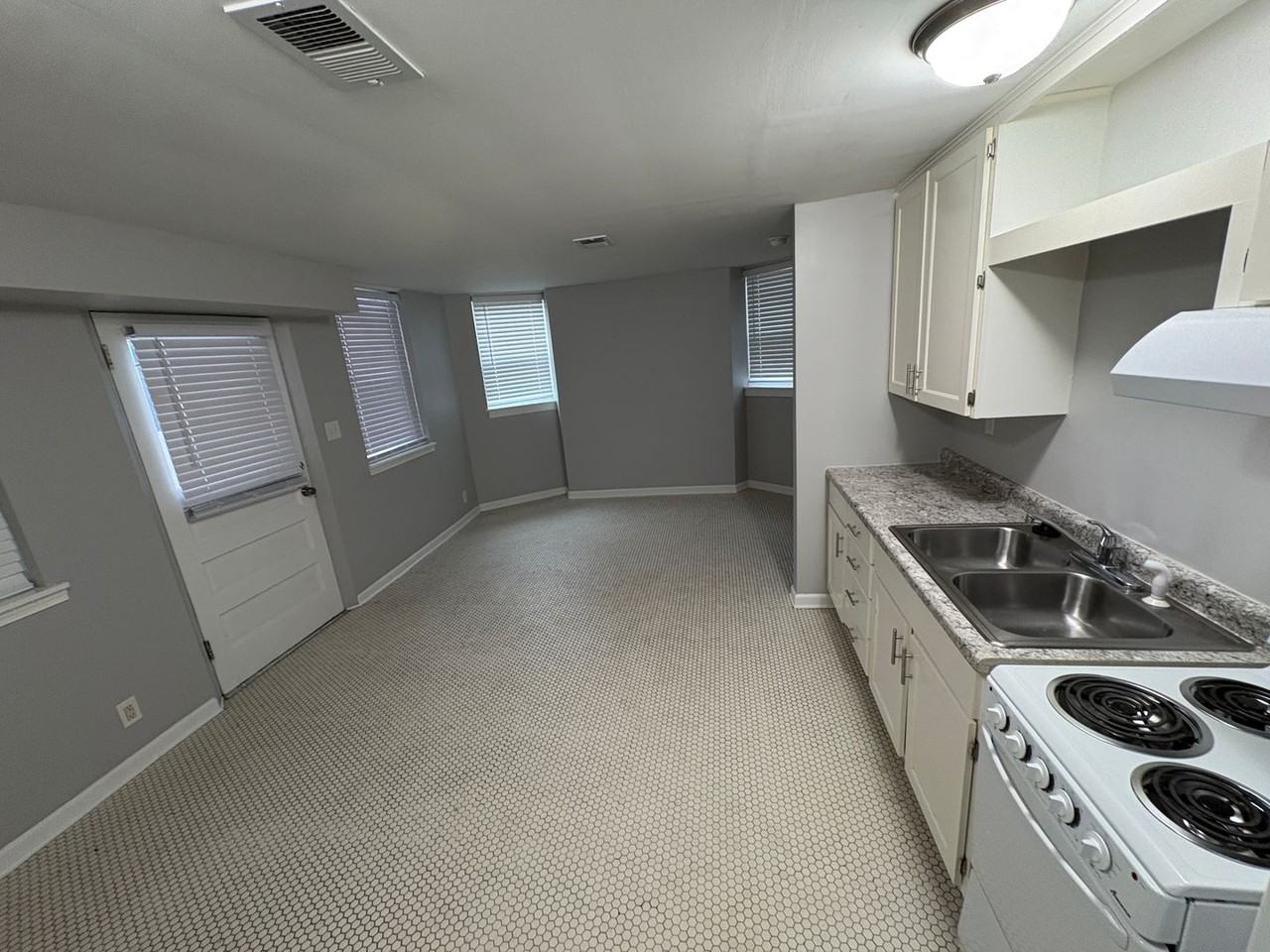 1700 Garfield - Photo 6 of 28