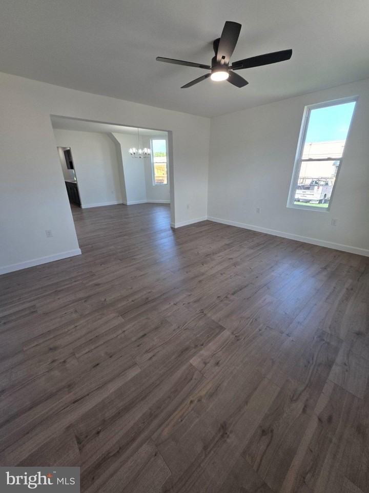 331 N College St - Photo 5 of 15