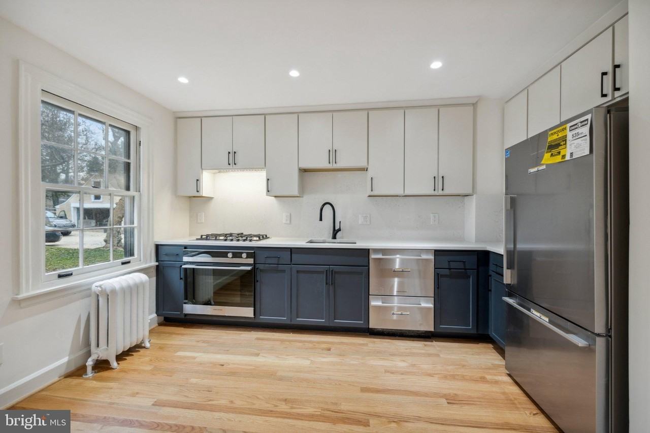 259 Farm Rd - Photo 3 of 19