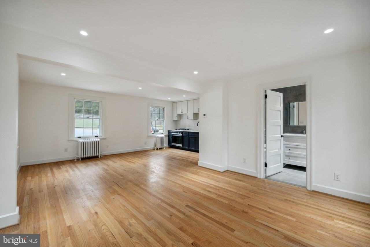 259 Farm Rd - Photo 4 of 19