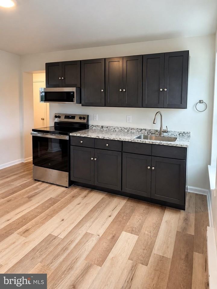 213 Main St #301 - Photo 3 of 13