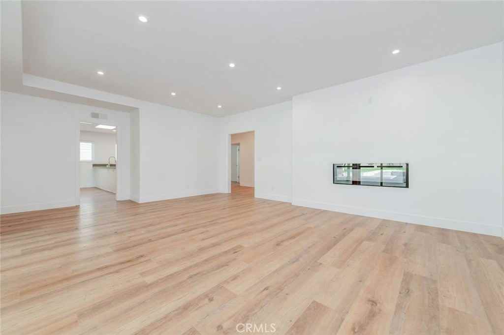 1227 Riedel Ave - Photo 6 of 36