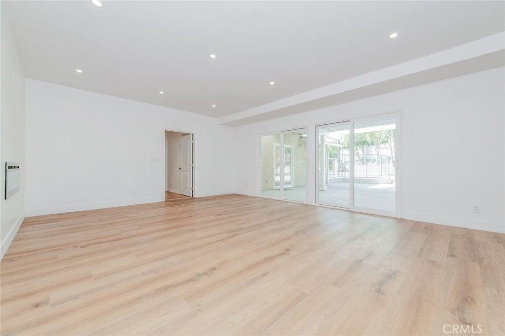1227 Riedel Ave - Photo 7 of 36
