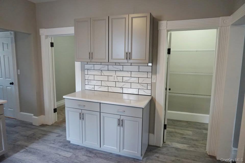 176 Mill St - Photo 4 of 10