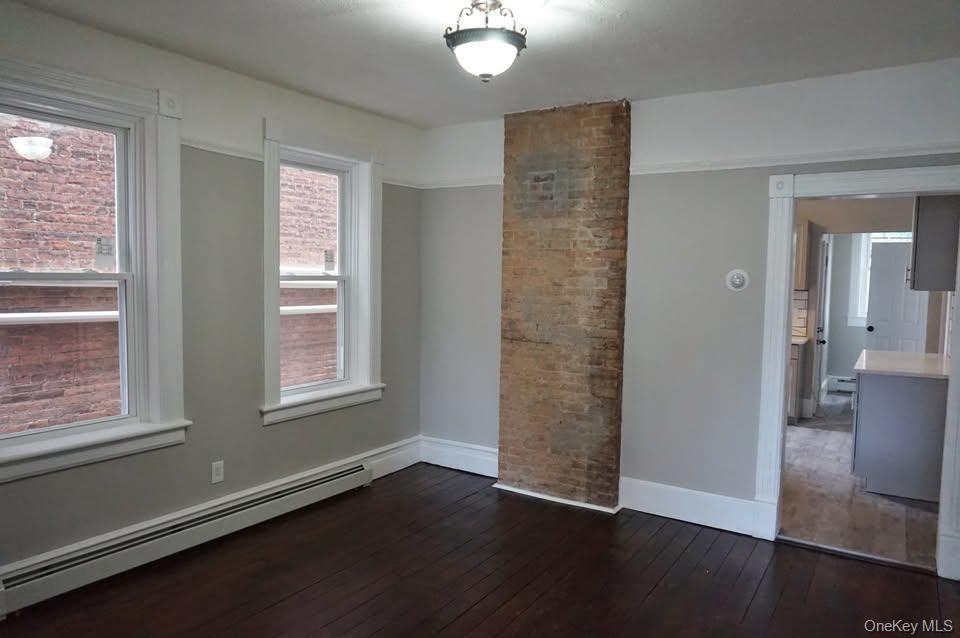 176 Mill St - Photo 5 of 10