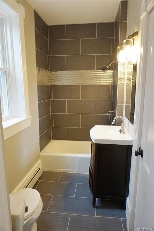 176 Mill St - Photo 7 of 10
