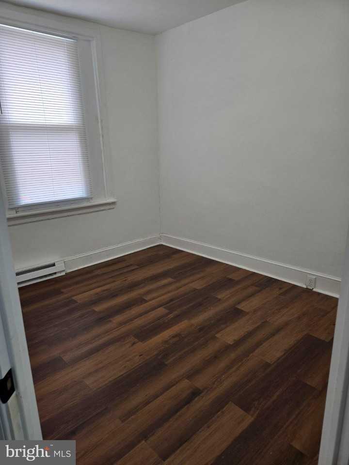 3112 N Stillman St - Photo 7 of 21