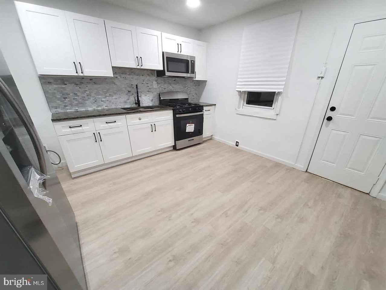 1332 S Stanley St - Photo 4 of 13