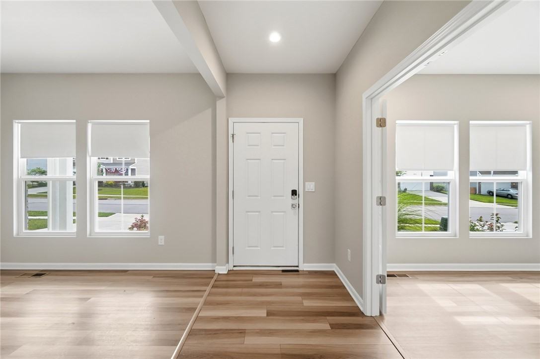1647 Arden Bnd - Photo 2 of 19