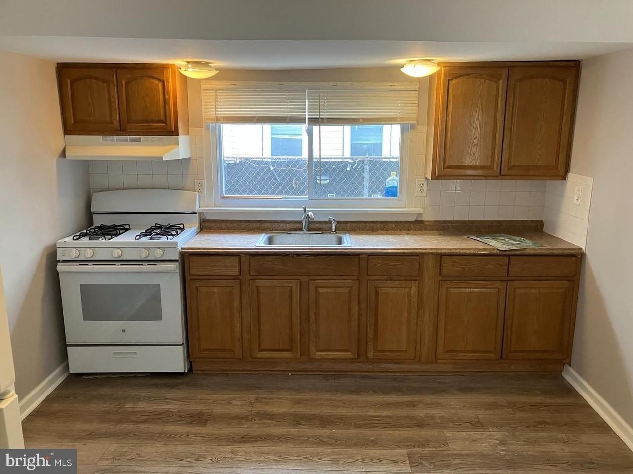 120 Sigel St - Photo 6 of 9