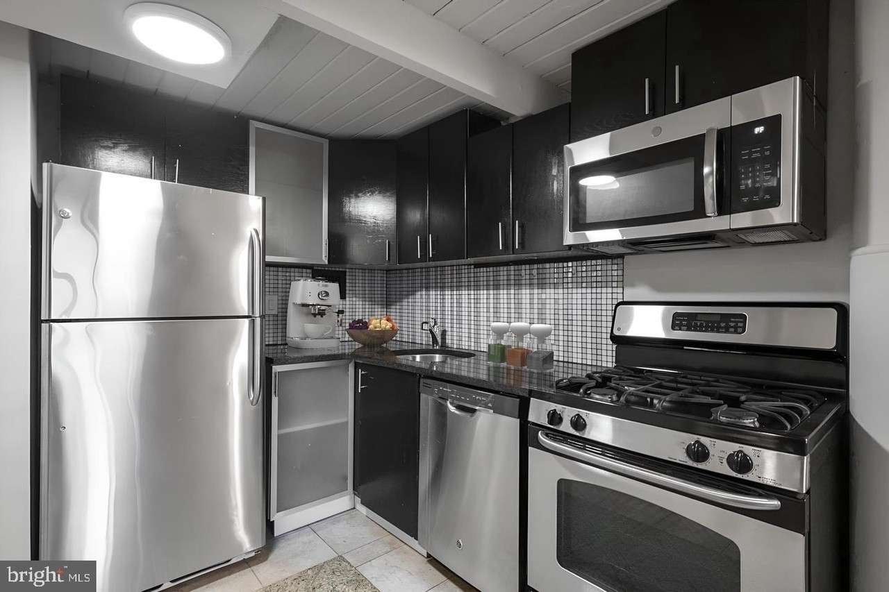 1329 Lombard St #311 - Photo 3 of 27