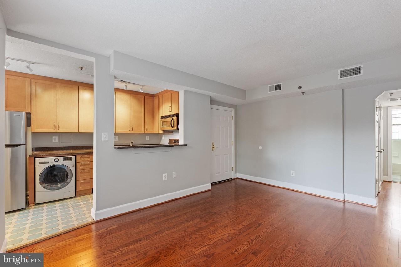 502 Bashford Ln #3213 - Photo 3 of 32