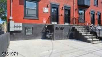 featured image of 63 N 7th St