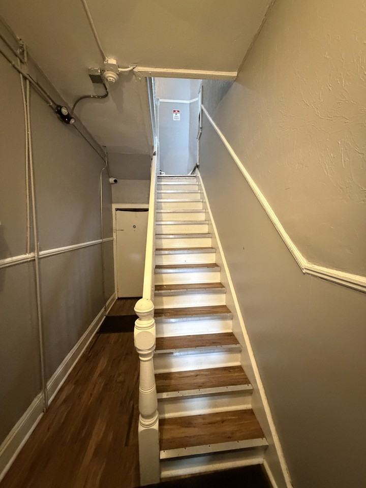 225 Harrison Ave - Photo 3 of 11