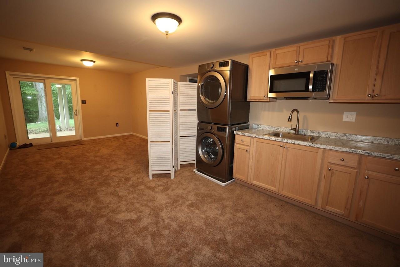 3094 Fennegan Ct - Photo 2 of 10