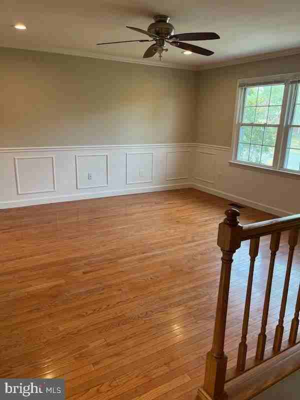 10310 Meadowview Dr - Photo 4 of 25
