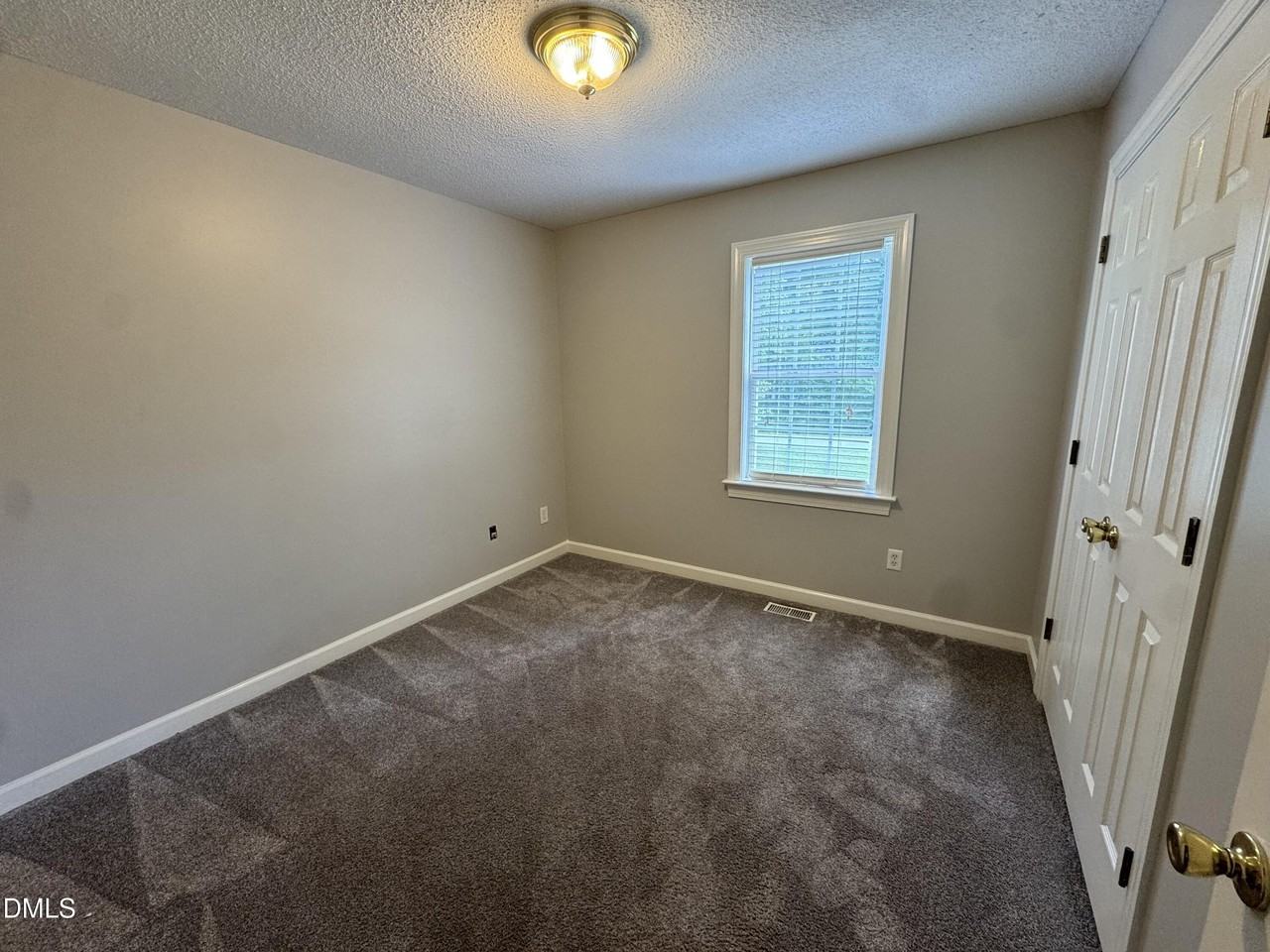 513 N Walnut St - Photo 5 of 9