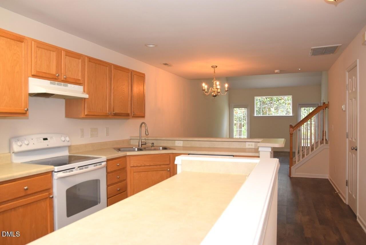 106 Anamoor Dr - Photo 2 of 31