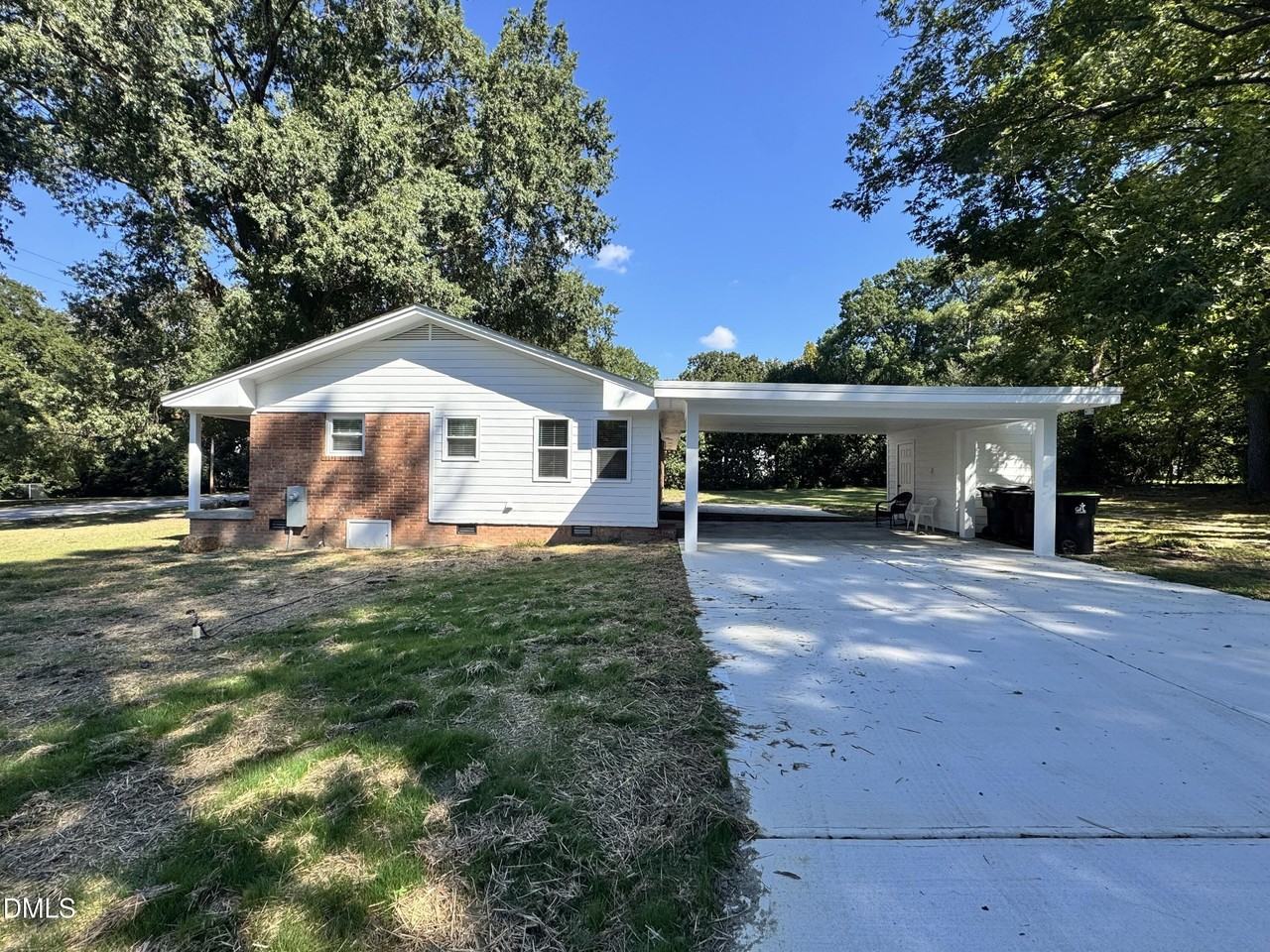 402 N Pine St - Photo 3 of 15