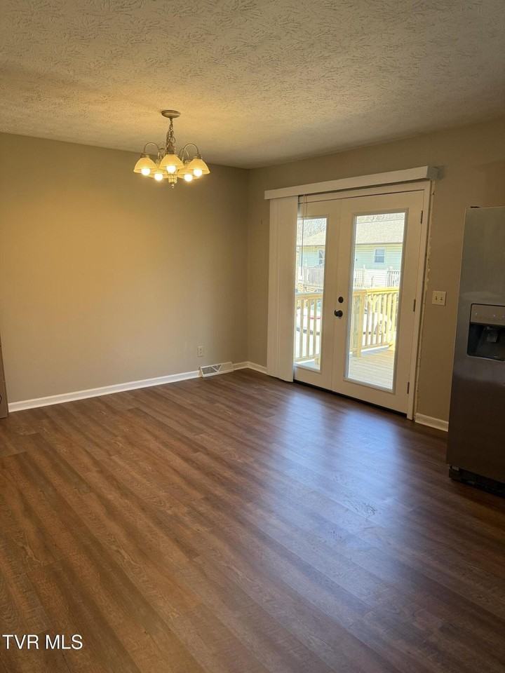 148 Green Pond Rd - Photo 4 of 6