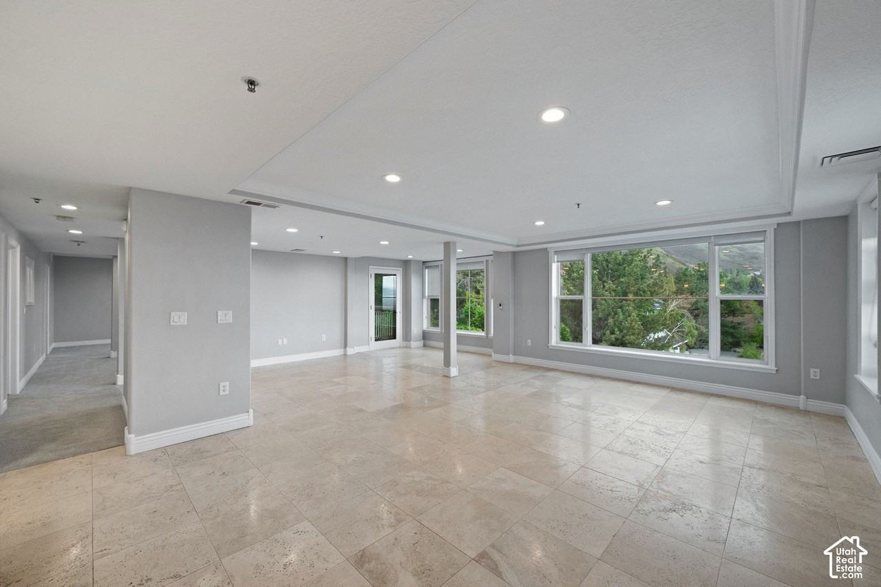 3075 E Kennedy Dr - Photo 2 of 23