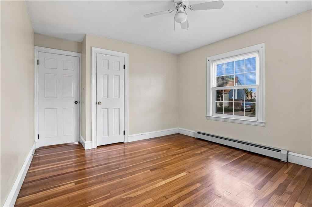 377 Vine St - Photo 4 of 12