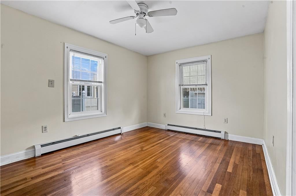 377 Vine St - Photo 5 of 12