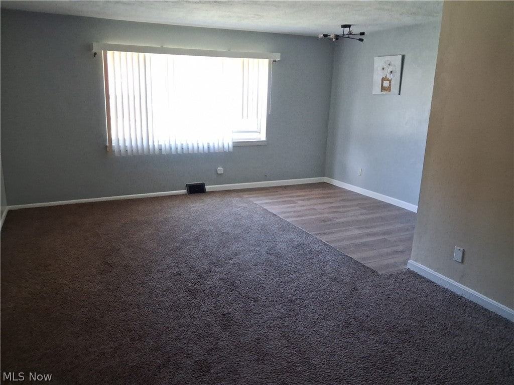 15978 Nelacrest Rd - Photo 3 of 10