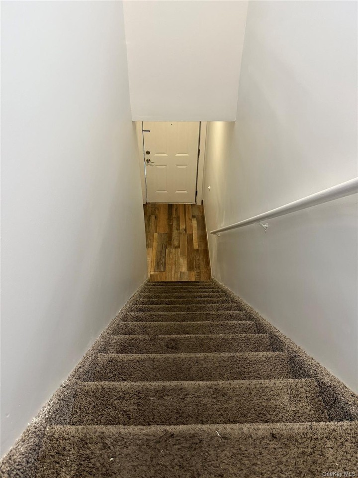 762 E 234th St - Photo 4 of 14