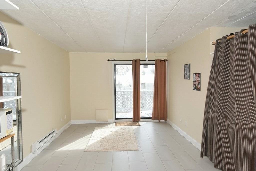 126 Beaver St - Photo 4 of 10