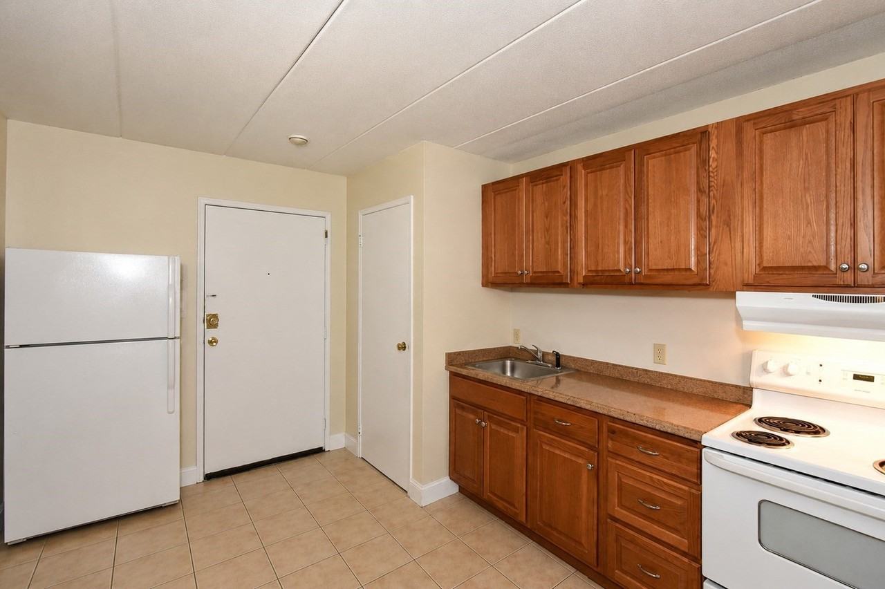 126 Beaver St - Photo 6 of 10