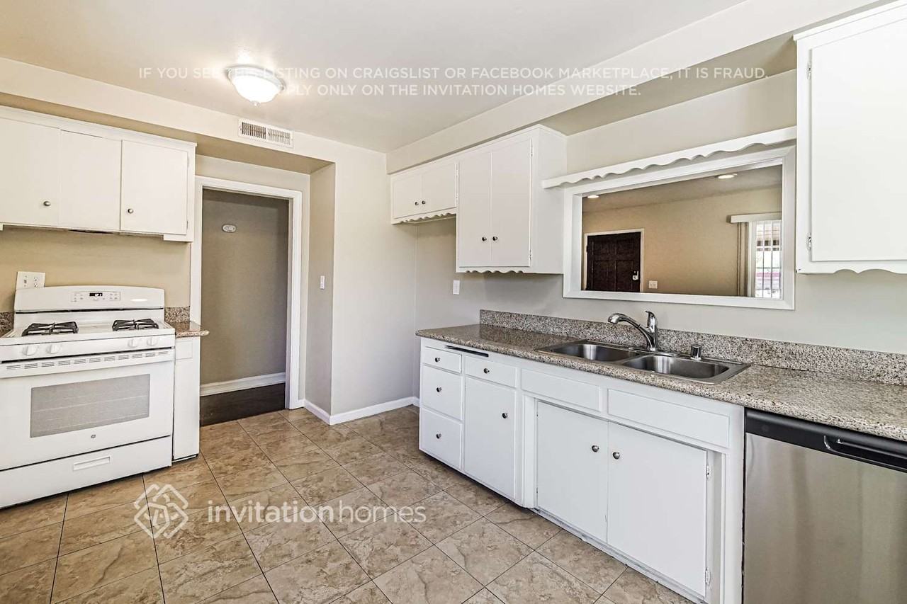 8465 Vassar Ave - Photo 6 of 17