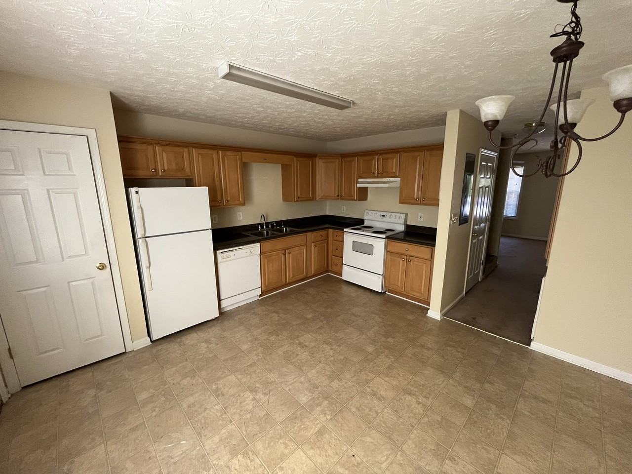 123 Wynnwood Dr #B - Photo 3 of 7