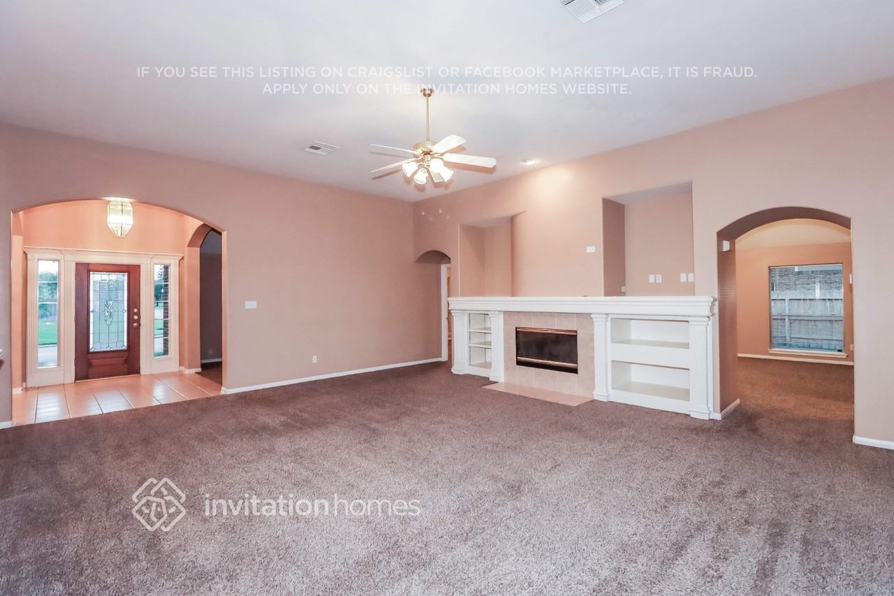16719 Cypress Bridge Dr - Photo 3 of 16