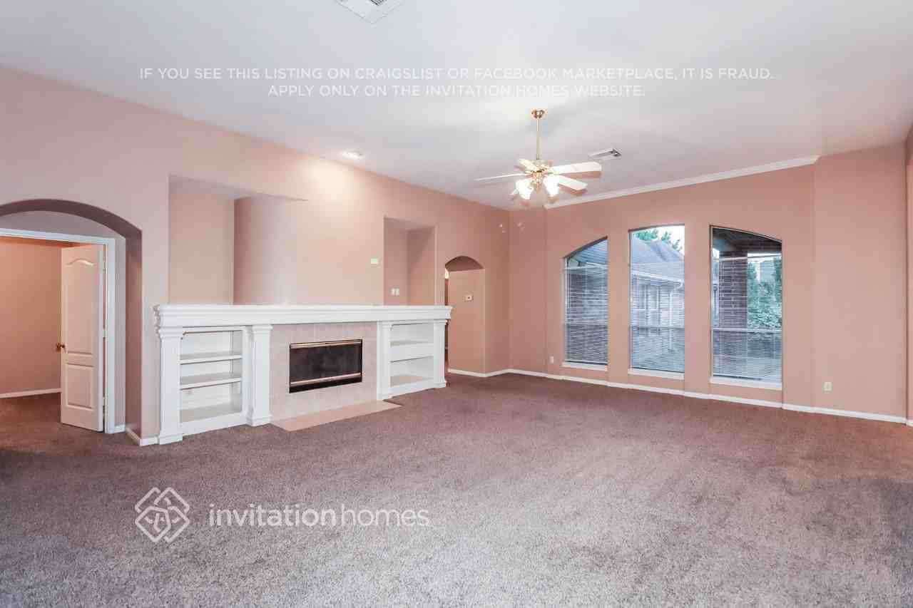 16719 Cypress Bridge Dr - Photo 4 of 16